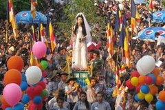 Rước kiệu hóa trang Đức Bồ Tát Quán Thế Âm. Ảnh minh họa. (Nguồn: TTXVN)