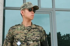 Binh sĩ Hàn Quốc canh gác cho cuộc hội đàm tại Panmunjom. (Nguồn: THX/TTXVN)