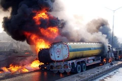 Xe chở dầu của NATO bị tấn công tại Pakistan. Ảnh minh họa. (Nguồn: THX/TTXVN)