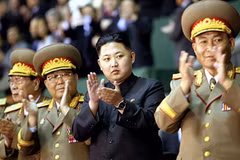Ông Kim Jong Un (giữa). (Nguồn: Internet)