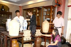 Khách tham quan Bảo tàng tư nhân Võ Hằng Gia. (Nguồn: Internet)