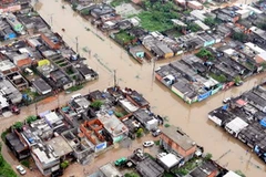 Cảnh ngập lụt ở phía Đông Sao Paulo ngày 11/1. (Nguồn: THX/TTXVN)