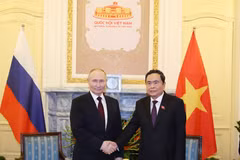 Chủ tịch Quốc hội Trần Thanh Mẫn hội kiến Tổng thống Liên bang Nga Vladimir Putin. (Ảnh: Thống Nhất/TTXVN)