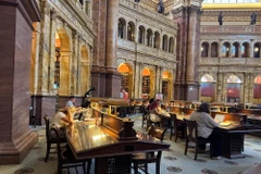 Toàn cảnh phòng đọc chính của Thư viện. (Ảnh: Kiều Trang/Vietnam+)