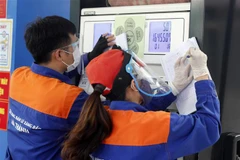 Phí xăng dầu chiếm hơn 30% trong tổng chi phí cấu thành của logistics hiện nay. (Ảnh: Trần Việt/TTXVN)