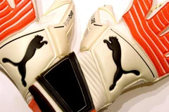 Ngày 5/3, hai hãng thời trang lớn Puma (Đức) và Prada (Italy) thông báo ngừng hoạt động bán lẻ tại Nga, liên quan tình hình ở Ukraine. (Ảnh: TTXVN)