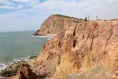 Mũi Yến thuộc xã Hòa Thắng (Bình Thuận) là một điểm đến hoang sơ, mới lạ. (Ảnh: Nguyễn Thanh/TTXVN)