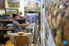 Bhone Myat San tại nhà riêng ở Yangon (Myanmar), ngày 24/8/2022. (Nguồn: english.news.cn)