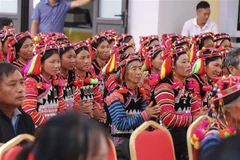 Đông đảo bà con dân tộc Hà Nhì về dự ngày hội. (Ảnh: Xuân Tiến/TTXVN)