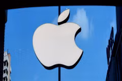 Tính đến cuối tháng Ba, Apple đã phải chi hơn 45 triệu euro tiền phạt liên quan đến các hành vi độc quyền. (Ảnh: AFP/TTXVN)