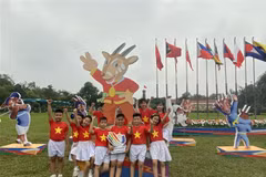 Khu di sản Hoàng thành Thăng Long rực rỡ chào đón SEA Games 31. (Ảnh: TTXVN phát)