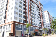 Bộ Xây dựng đôn đốc các địa phương sớm công bố công khai danh sách dự án xây dựng nhà ở xã hội, nhà ở cho công nhân, cải tạo chung cư cũ được hỗ trợ lãi suất. (Ảnh: Công Thử/TTXVN)