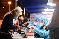 Một điểm xét nghiệm COVID-19 tại Hong Kong (Trung Quốc), ngày 24/1/2022. (Ảnh: THX/TTXVN)