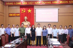 Ra mắt 15 thành viên của Ban Chỉ đạo phòng, chống tham nhũng, tiêu cực tỉnh. (Ảnh: Hoàng Giang/TTXVN)
