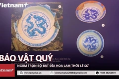 [Video] Ngắm trọn bộ bát đĩa hoa lam ngự dụng độc đáo từ thời Lê sơ