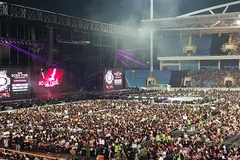 Khán giả vỡ òa cảm xúc khi BlackPink nói tiếng Việt, nhảy 'See tình'