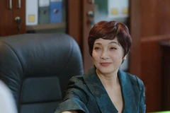 Nghệ sỹ Nhân dân vào vai một doanh nhân thành đạt cũng là một người bà quyết đoán, áp đặt cháu trai của mình. (Ảnh: VFC)