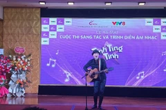Thi sáng tác-trình diễn âm nhạc: Lê Minh Sơn, Giáng Son làm giám khảo
