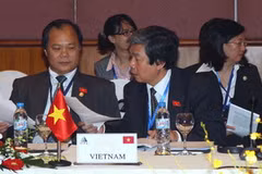 Đoàn Ủy ban về các vấn đề Chính trị của Việt Nam tại phiên họp. (Ảnh: Trọng Đức/TTXVN)