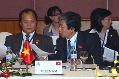 Đoàn Ủy ban về các vấn đề Chính trị của Việt Nam tại phiên họp. (Ảnh: Trọng Đức/TTXVN)