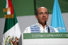 Tổng thống Mexico Felipe Calderon phát biểu tại lễ bế mạc hội nghị COP16, ngày 11/12. (Ảnh: THX/TTXVN)