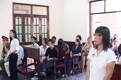 Lê Nguyễn Hương Trà tại phiên tòa xét xử do ca sỹ Phương Thanh khởi kiện. (Ảnh: Internet)