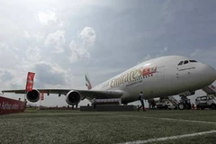 Một máy bay A380 của Emirates tại triển lãm. (Ảnh: Reuters)