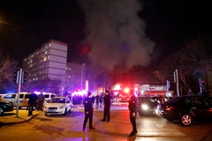 Cảnh sát tại hiện trường vụ đánh bom. (Nguồn: AP)