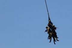 Binh sỹ Nhật Bản diễn tập. (Nguồn: Reuters)