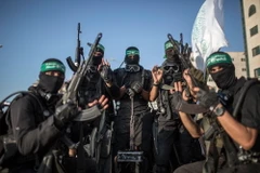 Các thành viên Lữ đoàn Ezzedine al-Qassam, cánh vũ trang của phong trào Hamas tại thành phố Gaza ngày 26/8. (Nguồn: THX/TTXVN)