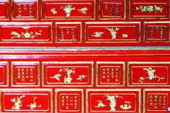 Phong cách trang trí 'nhất thi nhất họa' trên kiến trúc cung đình Huế. (Ảnh: Quốc Việt/TTXVN)