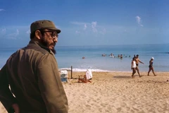 Một bức ảnh chụp lãnh tụ Cuba Fidel Castro năm 1964. (Nguồn: TASCHEN)