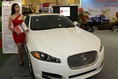 Triển lãm các mẫu ôtô cao cấp. (Ảnh: Trần Việt/TTXVN) 