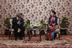 Chủ tịch HĐND Thành phố Hồ Chí Minh Nguyễn Thị Quyết Tâm tiếp ông Doraisamy Raja, Ủy viên Bộ Chính trị Đảng Cộng sản Ấn Độ. (Ảnh: Thanh Vũ/TTXVN)