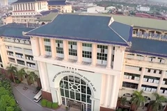 Chủ tịch nước thăm Đại học Kinh doanh và Công nghệ Hà Nội