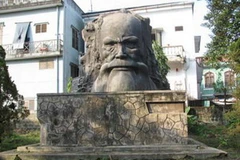 Tượng cụ Phan Bội Châu ở thành phố Huế. (Ảnh: Internet)