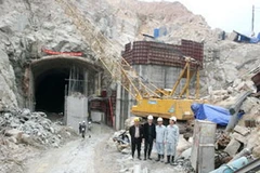 Thông hầm dẫn dòng thủy điện Hủa Na. (Ảnh: Internet)