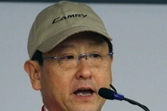 Chủ tịch Toyota Akio Toyoda trong cuộc gặp nhân viên ngày 25/2. (Ảnh: Reuters)