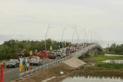 Cầu Chợ Kinh trên Tỉnh lộ 940 gồm vốn ngân sách 543 tỷ đồng, vốn vay WB và Australia là 208 tỷ đồng. (Ảnh: Chanh Đa/TTXVN)