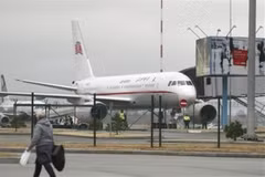 Máy bay của Hãng hàng không Triều Tiên Air Koryo tại sân bay quốc tế Vladivostok (Nga). (Ảnh: KYODO/TTXVN)