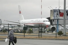 Máy bay của Hãng hàng không Triều Tiên Air Koryo tại sân bay quốc tế Vladivostok (Nga). (Ảnh: KYODO/TTXVN)