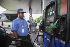 Giá xăng dầu các loại bán lẻ tại Thái Lan sẽ giảm 1 baht/l. (Nguồn: bangkokpost.com)