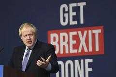Thủ tướng Anh Boris Johnson phát biểu tại Telford. (Ảnh: THX/TTXVN)
