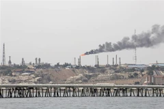 Một cơ sở khai thác dầu của Iran ở đảo Khark, ngoài khơi vùng Vịnh. (Ảnh: AFP/TTXVN)