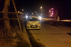 Chỉ di chuyển một đoạn ngắn, tài xế hãng ABC đã bị cứa cổ, đe dọa cướp tài sản (Ảnh: PV/Vietnam+) 