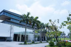 Khách sạn JW Marriot do Tập đoàn Bitexco làm chủ đầu tư vừa qua đã vinh dự được Tổng thống Mỹ Barrack Obama lựa chọn là điểm nghỉ chân trong chuyến thăm Thủ đô Hà Nội. (Ảnh: Võ Phương/Vietnam+) 