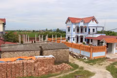 Một ngôi nhà xây dựng không phép tại xã Việt Long, huyện Sóc Sơn, Hà Nội. (Ảnh: H.V/Vietnam+) 