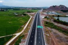 Cao tốc Vân Đồn-Móng Cái. (Ảnh: Huy Hùng/TTXVN)
