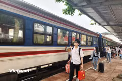 Tuyến Hà Nội-Hải Phòng sẽ được ngành Đường sắt tăng cường chạy thêm các tàu khách. (Ảnh: Việt Hùng/Vietnam+)