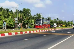 Một tuyến đường quốc lộ tại khu vực Đồng bằng Sông Cửu Long